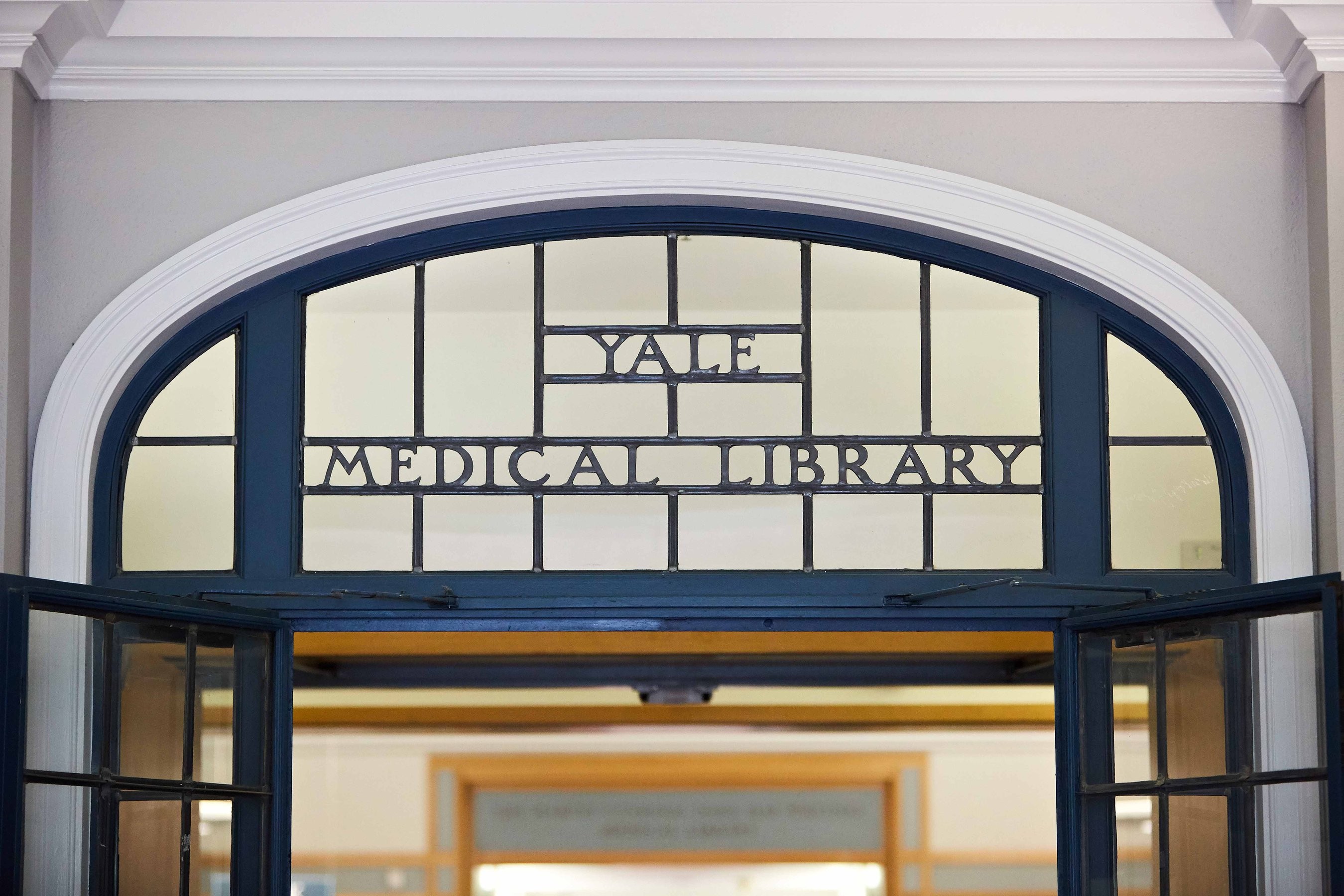 Sign entering the Yale Medical Library