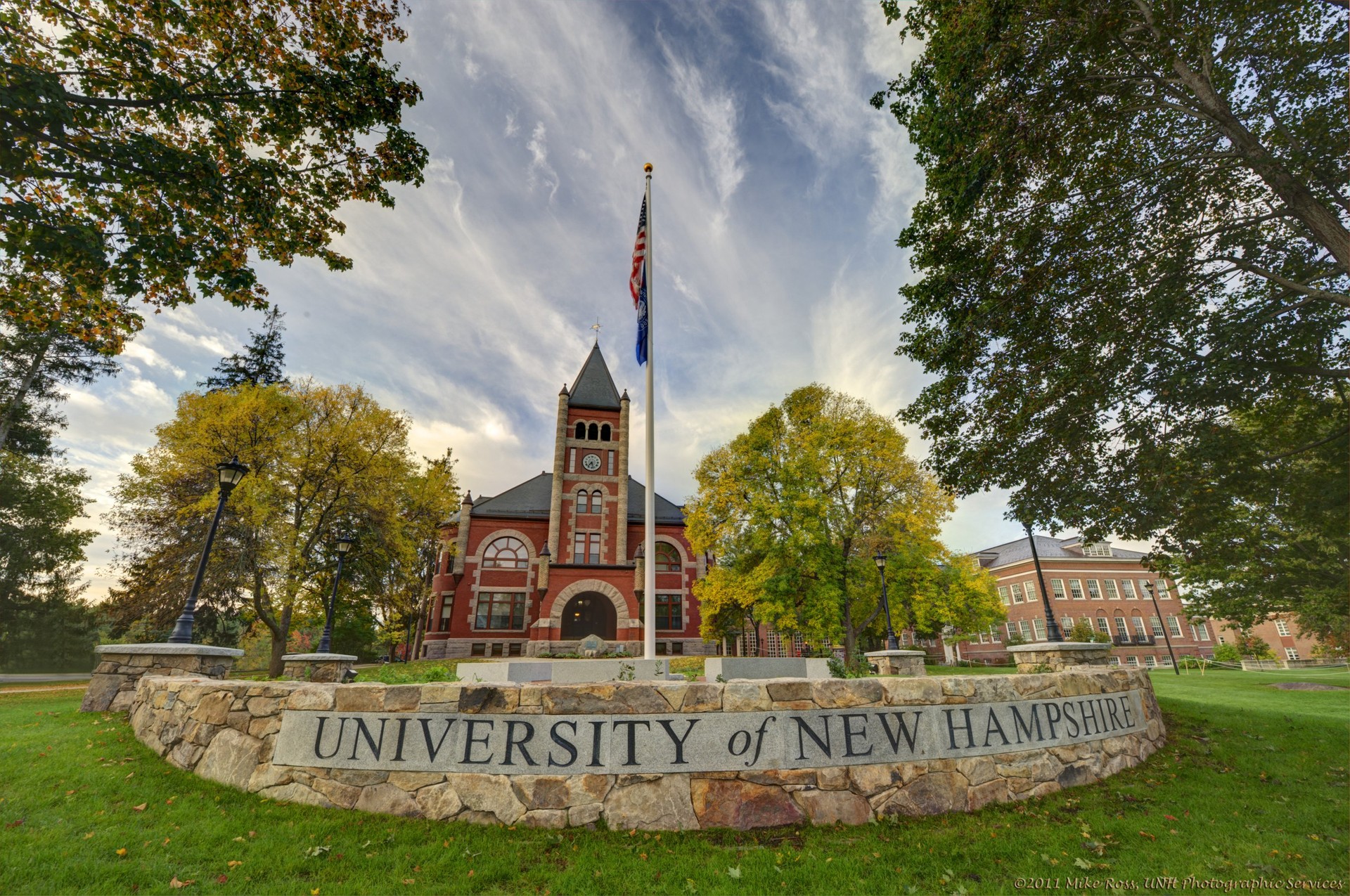 University of New Hampshire main campus sign